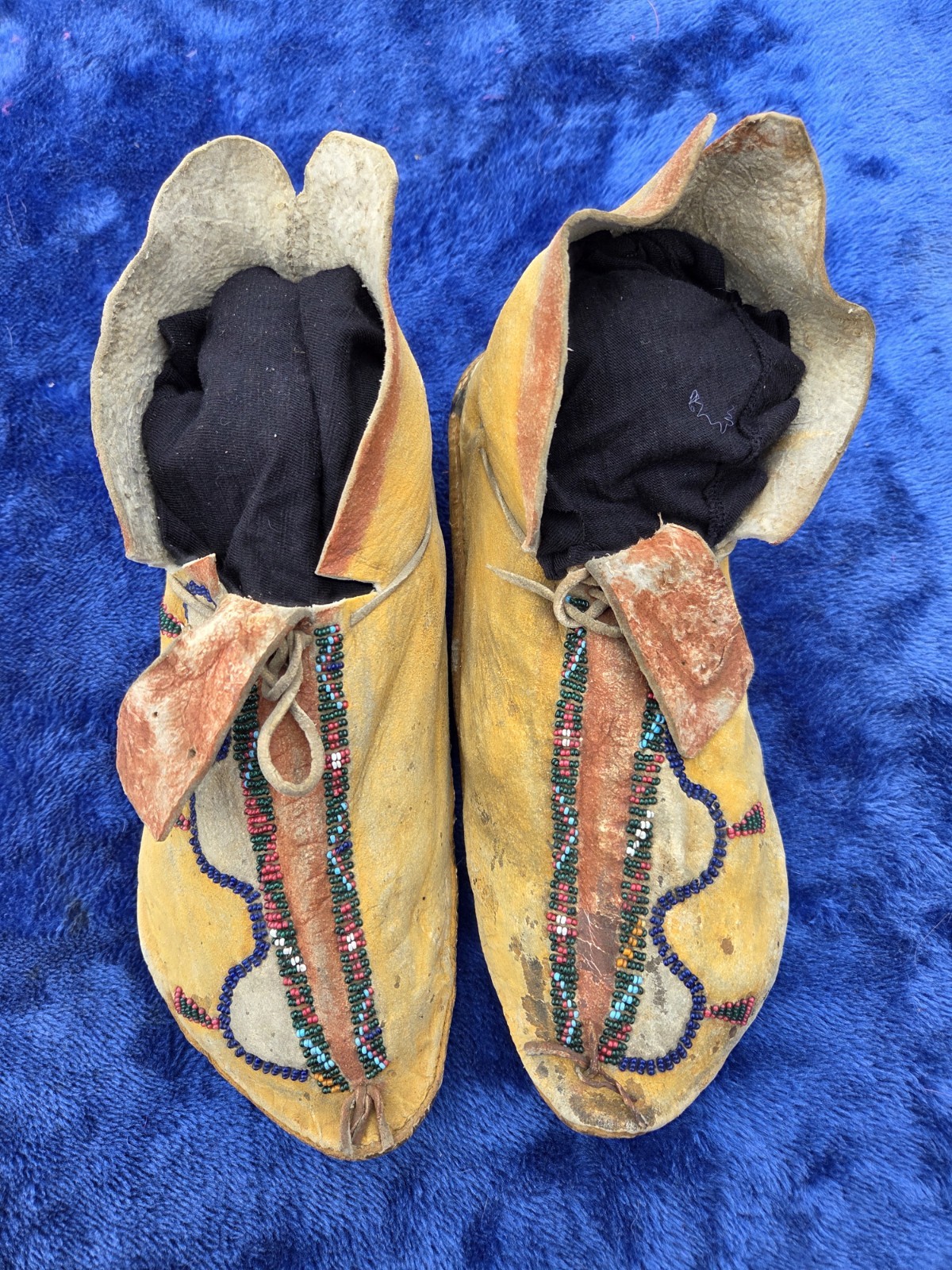 1880 KIOWA APACHE MOCCASINS
