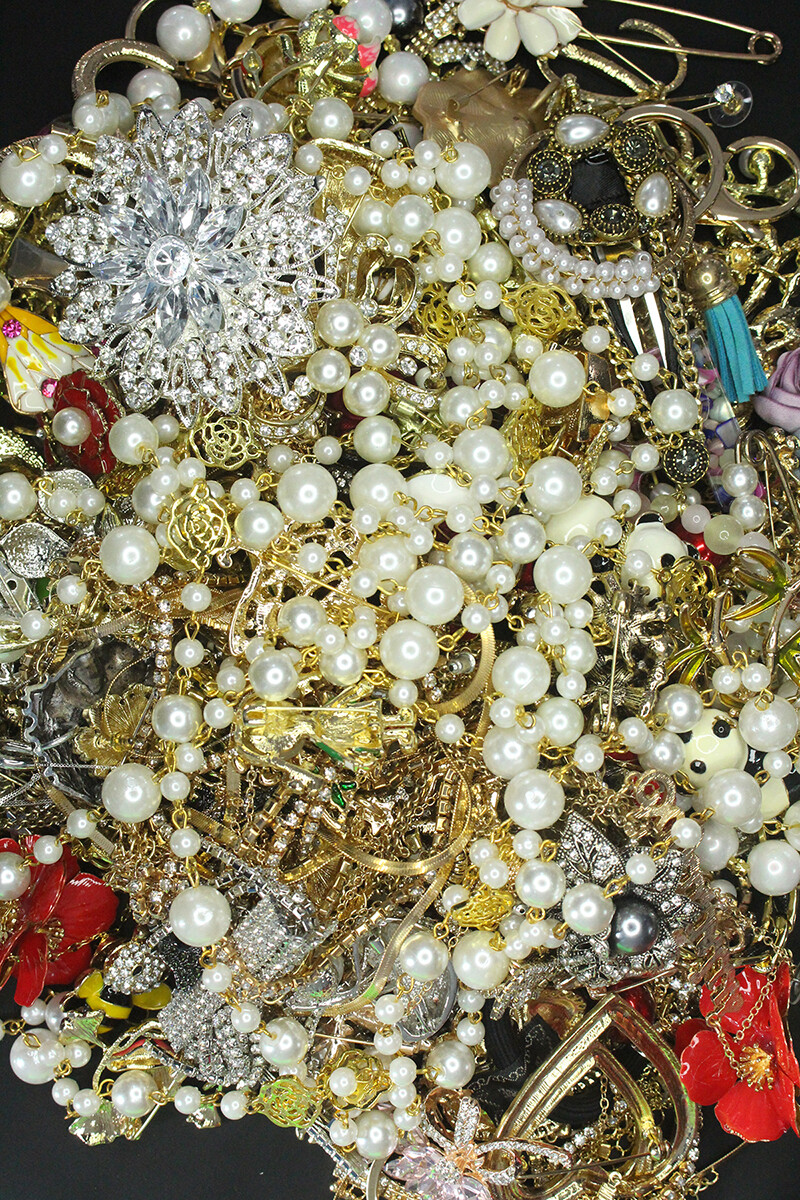 All the wearable items resold in the jewelry section are in perfect condition