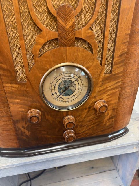 Grunow 670 Tombstone Radio