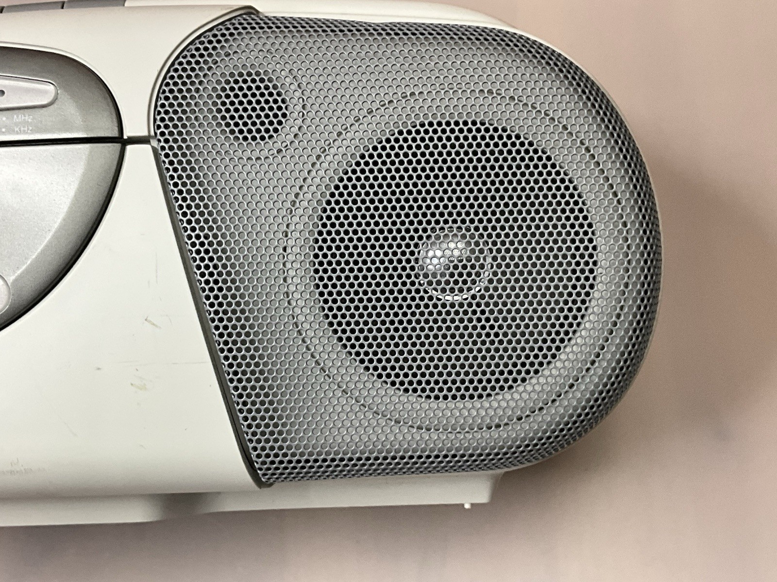 GPX AM/FM Radio Cassette Player Recorder Boombox AC/Battery Tested Worksn