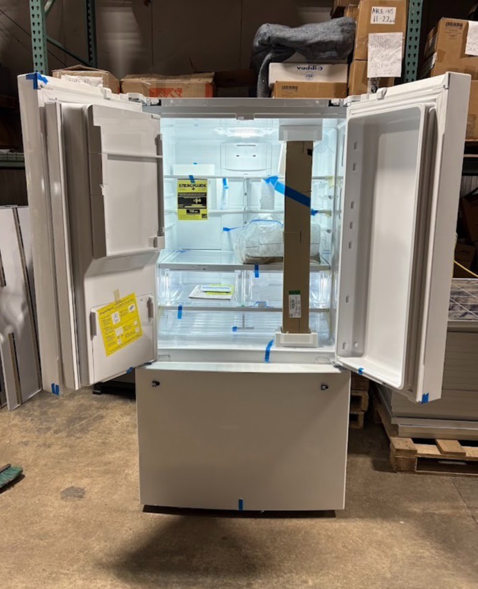 GE GFE26JGMWW 36" White 25.6 Cu. Ft. French Door Refrigerator NOB **READ**