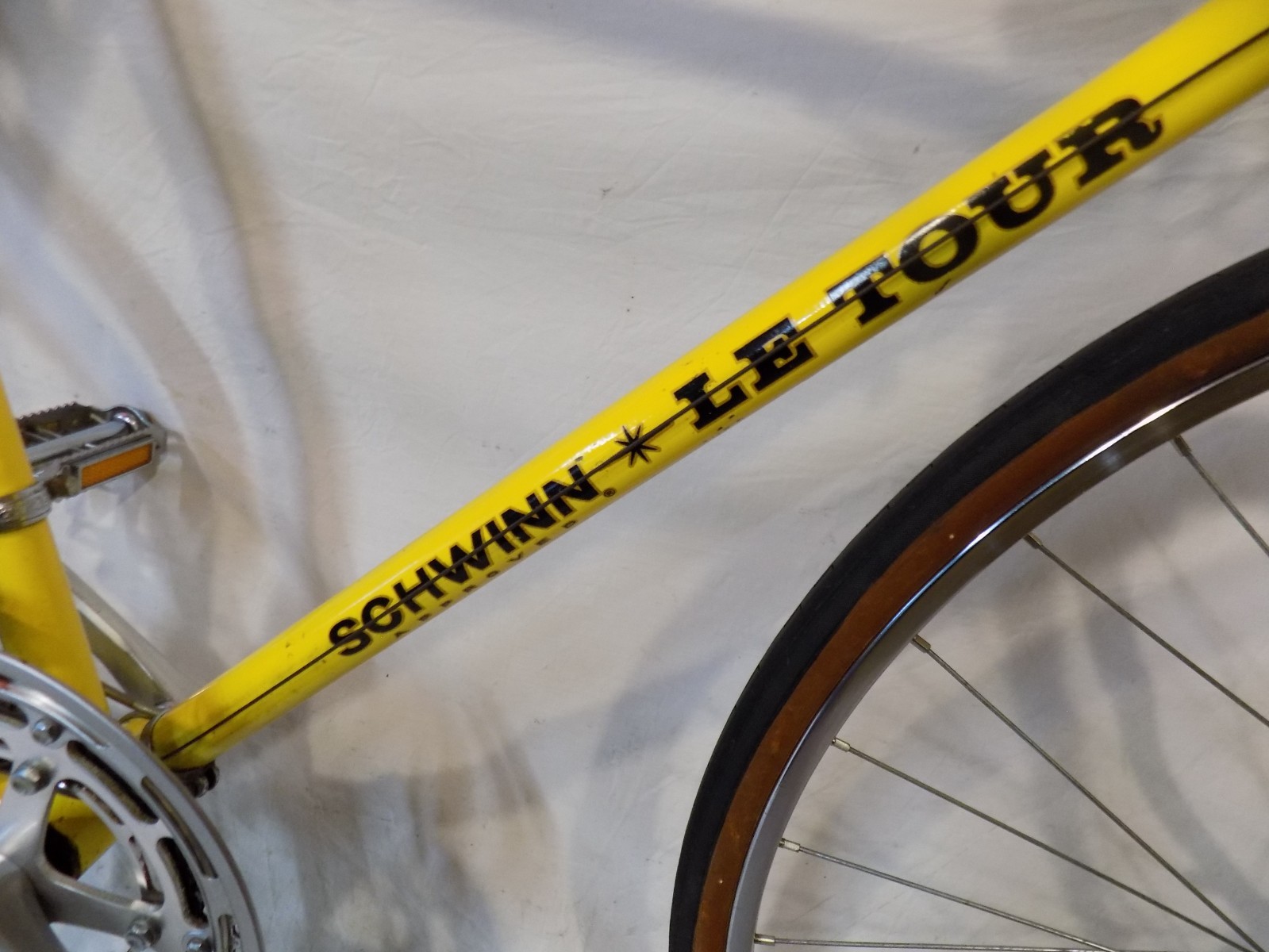 1974 SCHWINN LE TOUR MENS 10-SPEED ROAD BIKE SUPER SPORT VOYAGEUR 12 VINTAGE 74