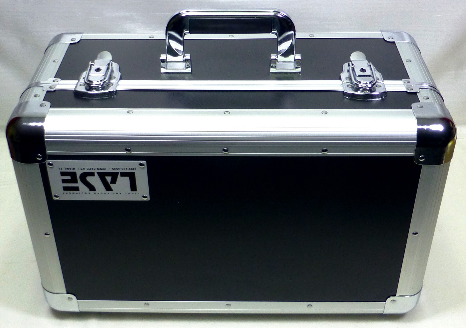 7" Vinyl Record Double Compartment Euro Style Case ( holds 200 plus 7" 45 rpm) .