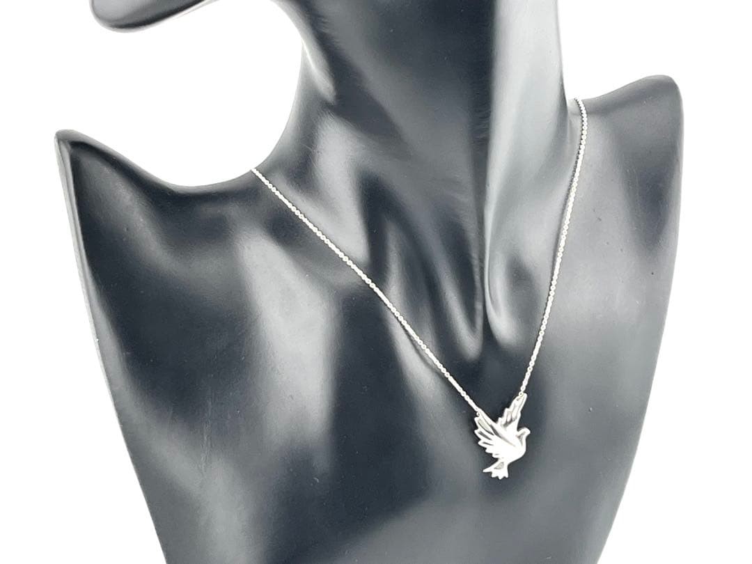 f088 Rare, excellent condition Tiffany & Co. Dove necklace, dove/bird design,