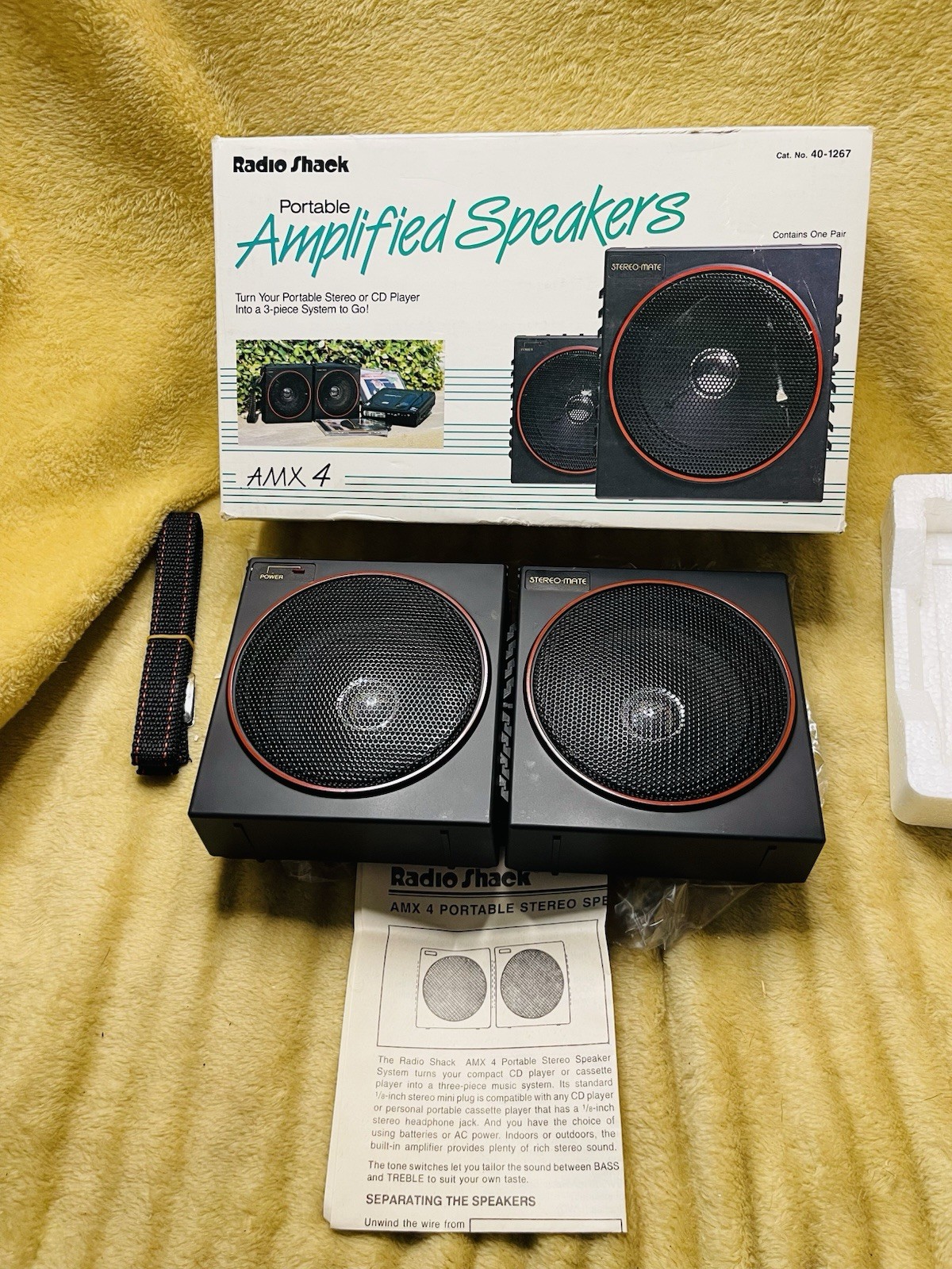 Vintage Realistic Radio Shack Minimus 0.4 Portable Amplified Speakers 40-1267