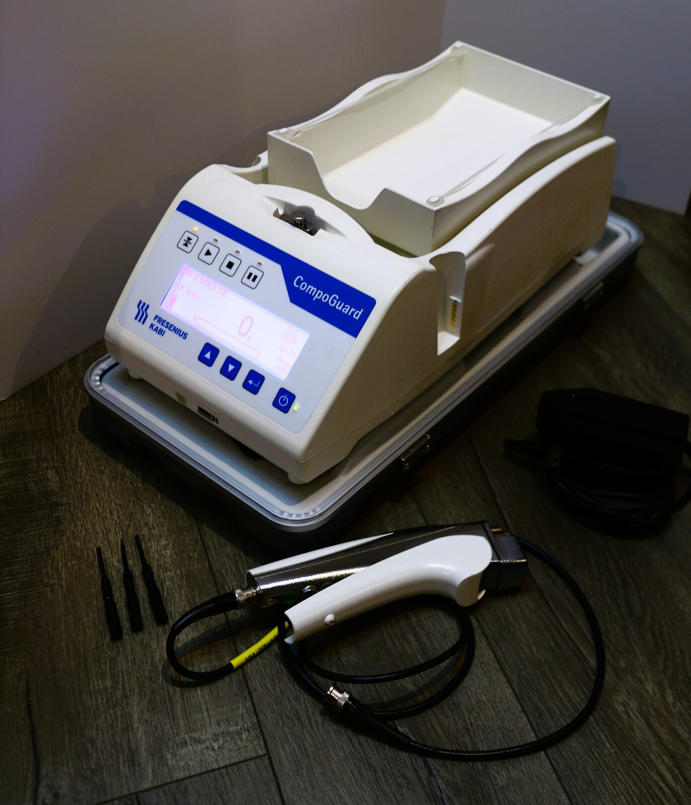 CompoGuard whole blood collection mixing Scale With Portable Hardcase