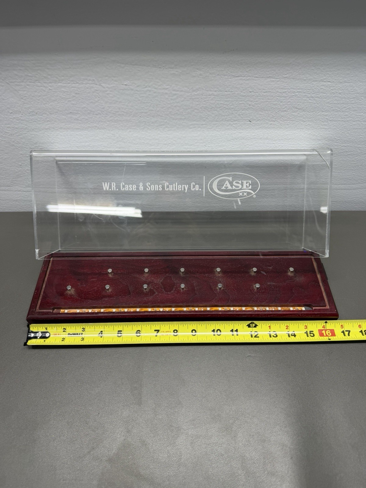 Case Cutlery 22850 Illuminated Dome Cherry Magnetic Blue LED Display CRACKED!!