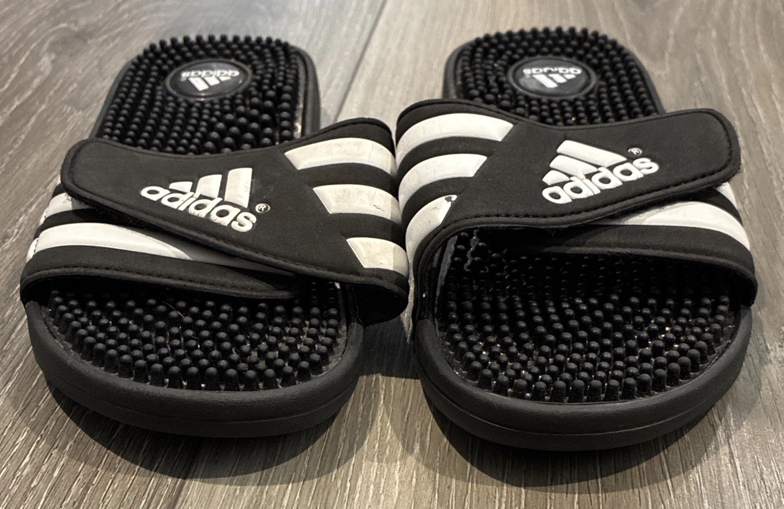 Adidas Youth Adissage Slides Sandal Black/White/Black Boys Size 4