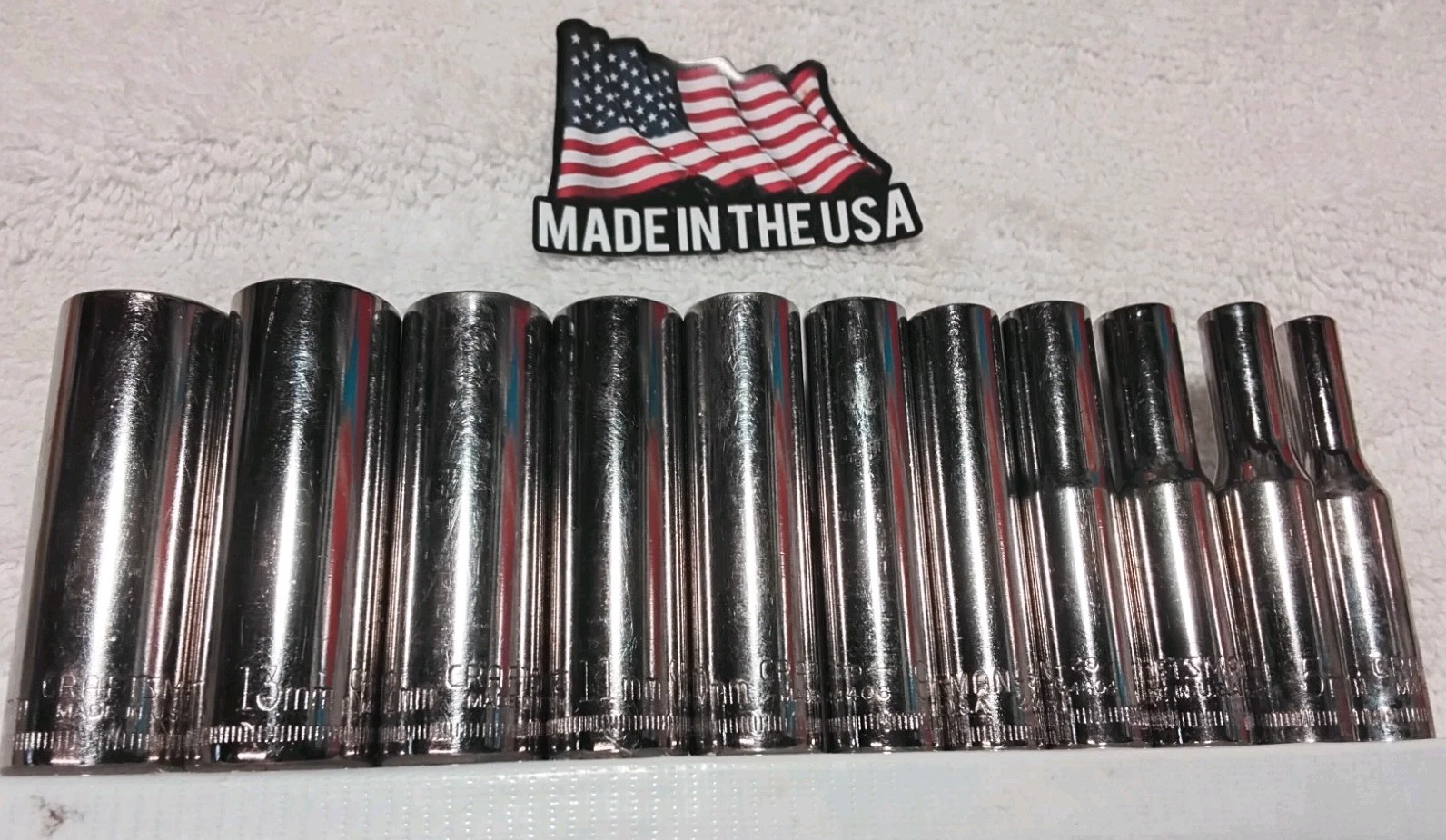 CRAFTSMAN 205PC 20-1/2"× 8-1/2"× 14" METAL 4 DRAWER LOCKABLE WITH HANDLE & TOOL