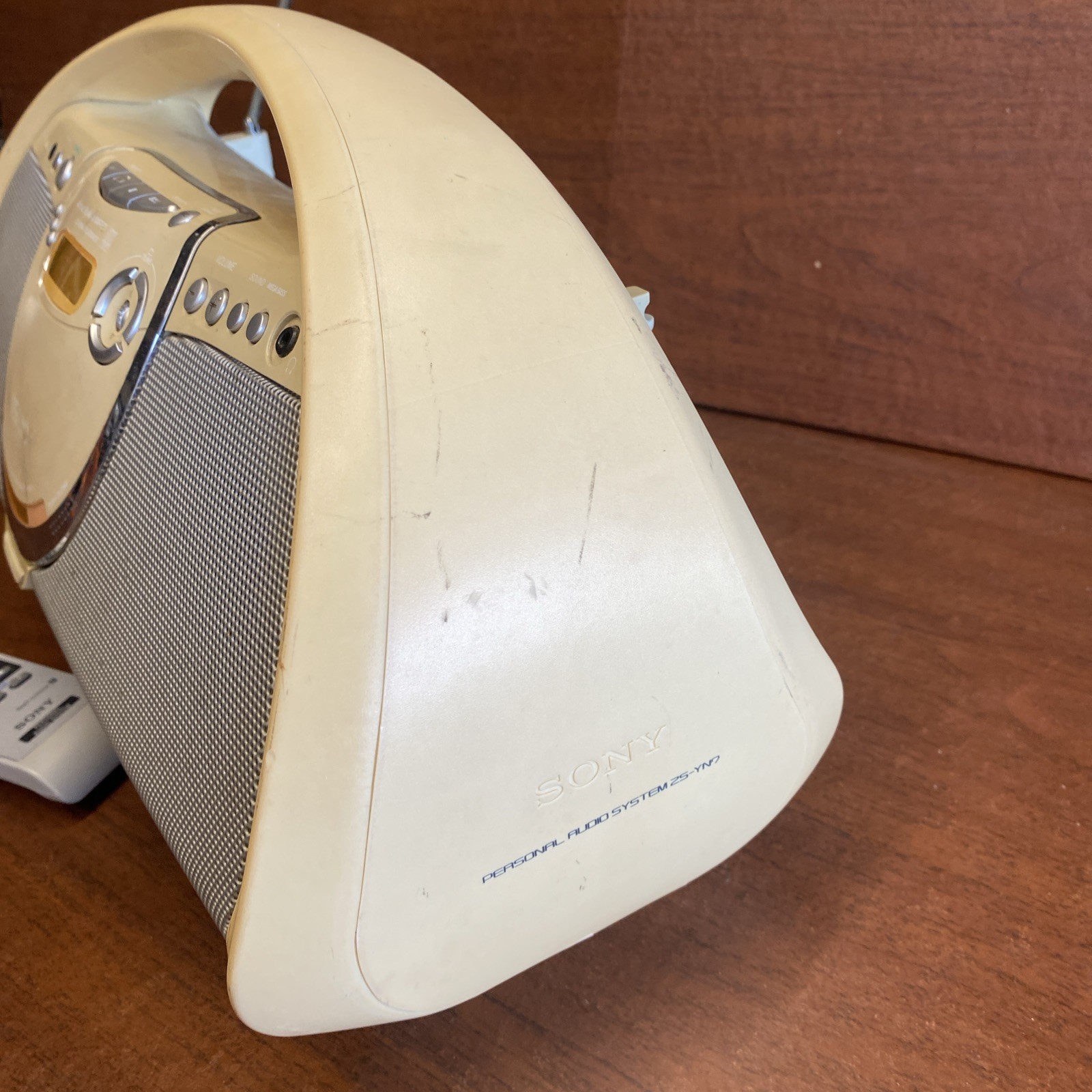 Sony ZS-YN7 Portable Boombox CD/R-RW AM/FM RADIO MegaBass W Remote No Batt Cover