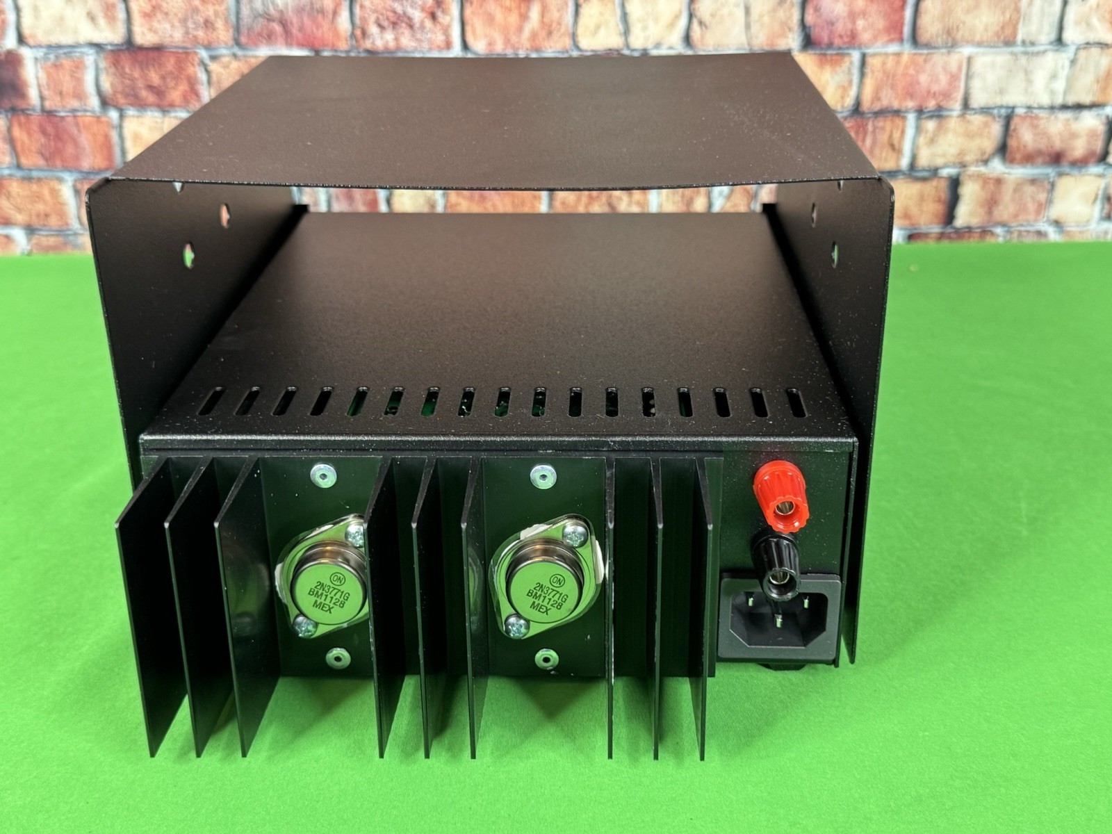 New Astron SL-15R-EFJ, 13.8 VDC 15 AMP Power Supply w EF Johnson Power Cable