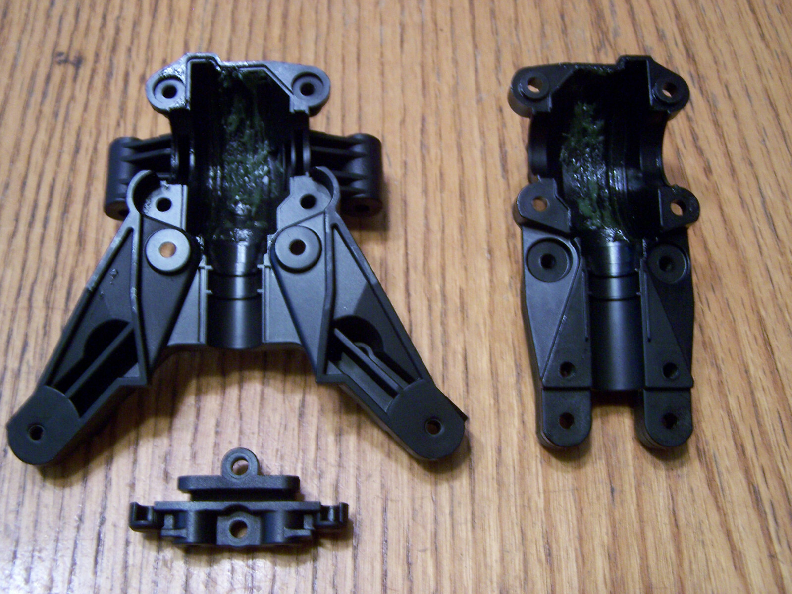 Fits Traxxas 1/10 Wide-Maxx Front Upper Lower Bulkhead Mount Gearbox 89086-4