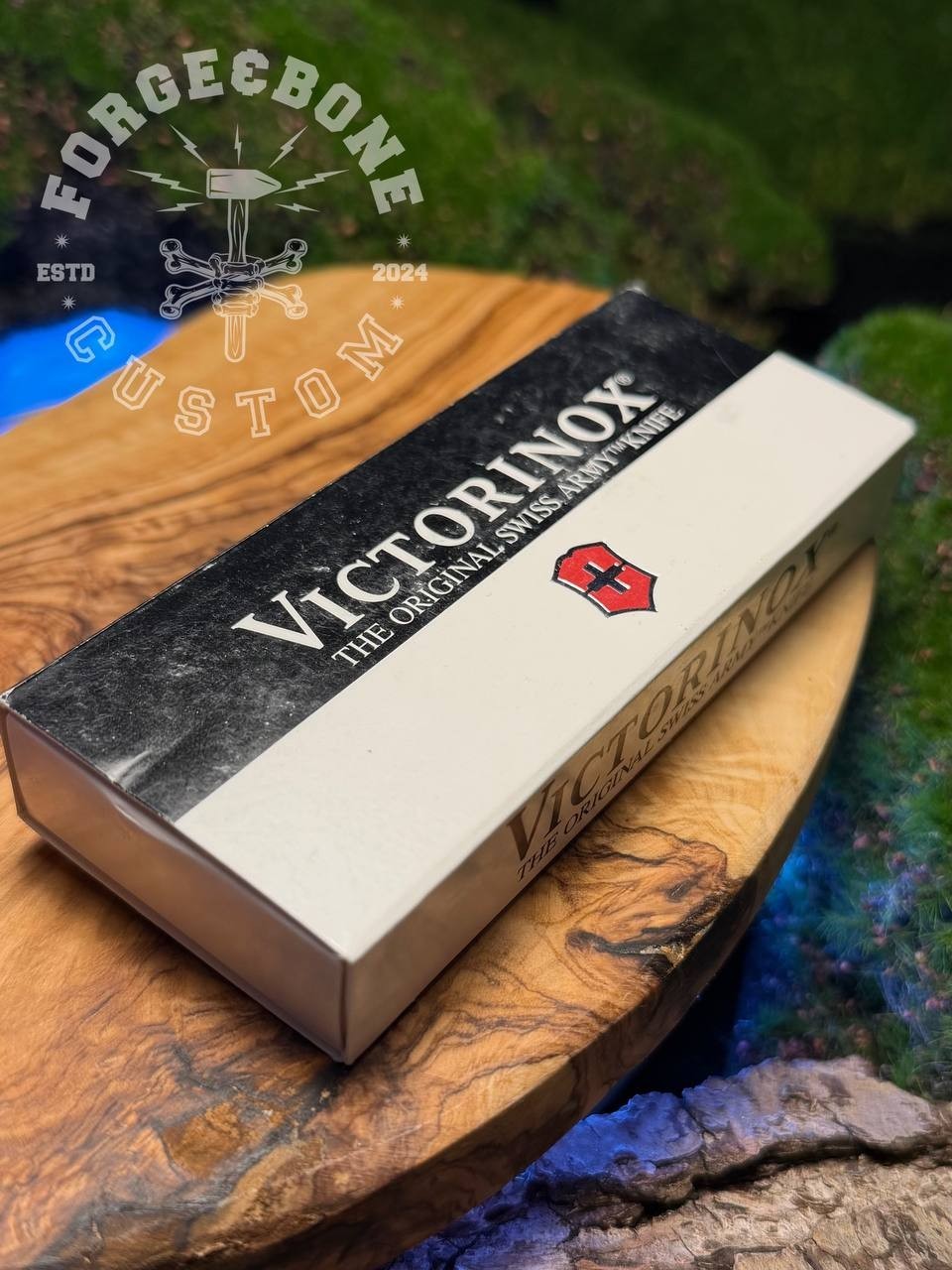 Victorinox Golfer Red 53811, New in Box