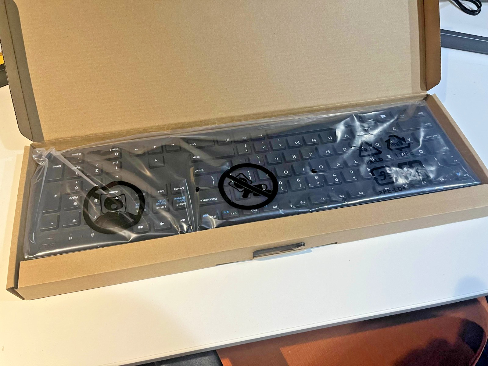 New Dell Wired USB Keyboard KB216d, KB216p Black Quiet Keys