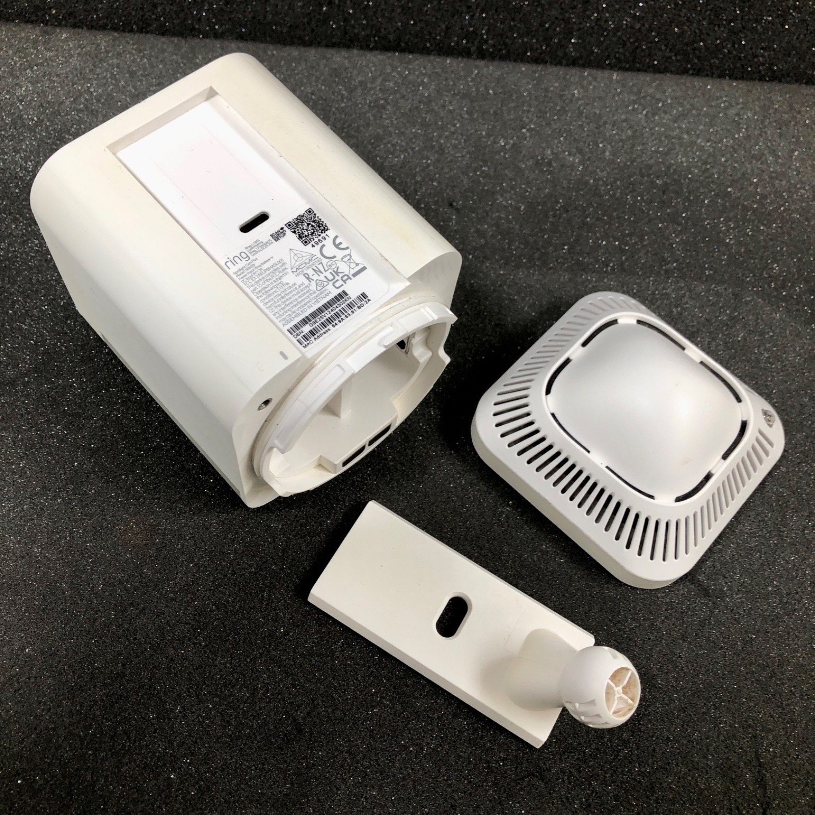 Ring - Spotlight Cam Plus Wireless 1080p Battery Camera - White NO MOUNT