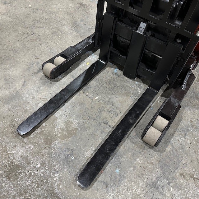 2019 Toyota 9BRU23 4500lb Used Reach Forklift Triple Mast Sideshift 4564 Hours