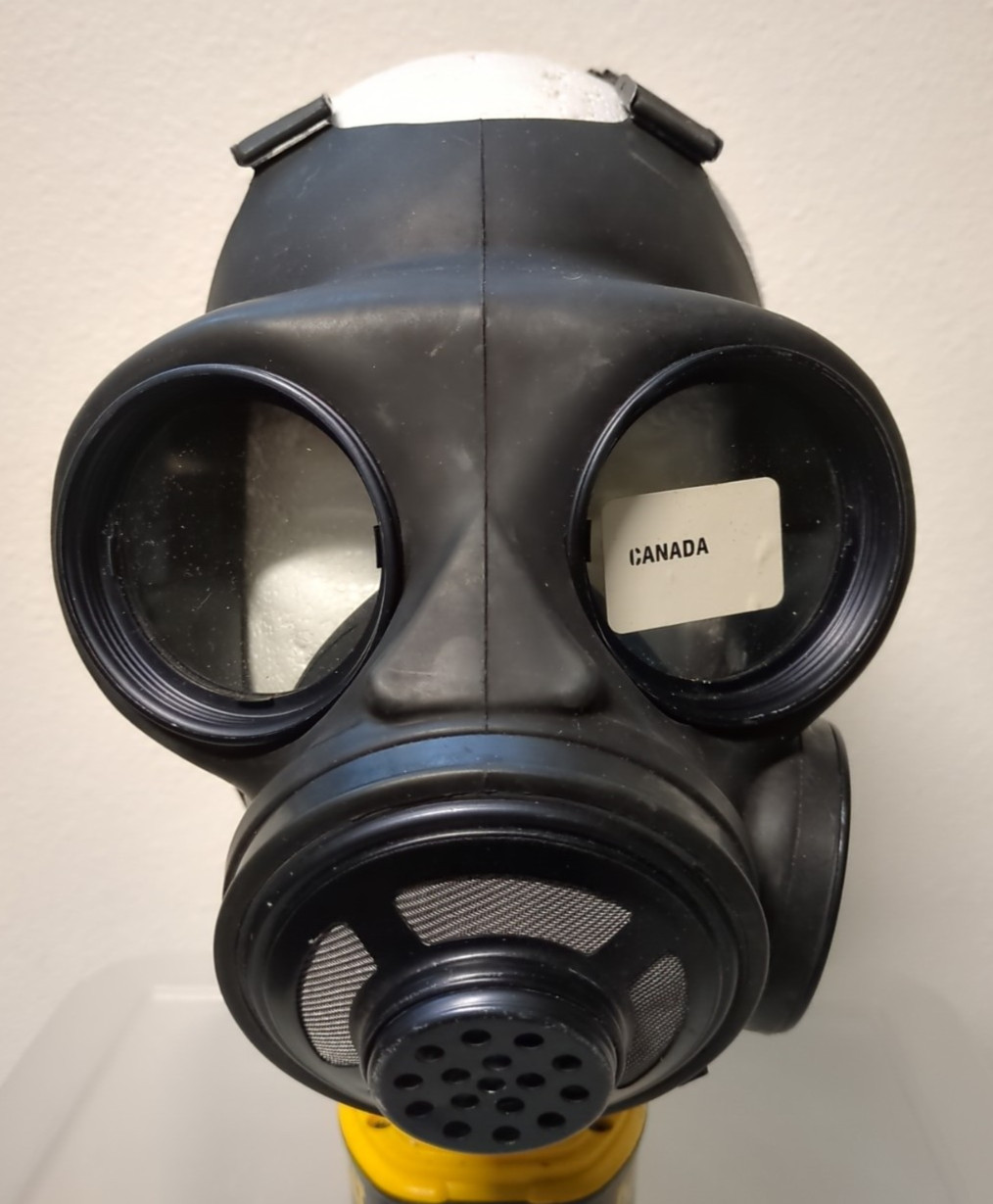 Canadian C3 60mm Gas Mask & Sealed US M11 Filter - Medium Triangle Nose Variant