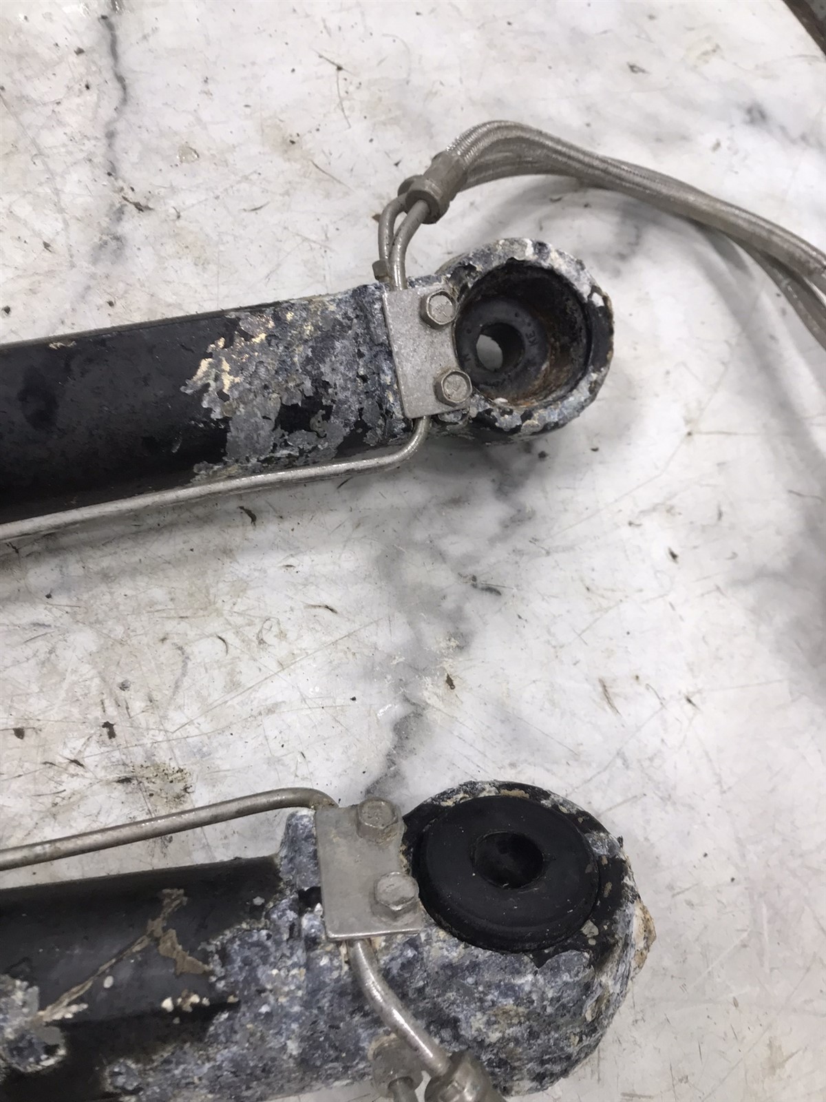 Mercury MerCruiser Alpha Bravo trim tilt lift hydraulic cylinders Power Trim XD