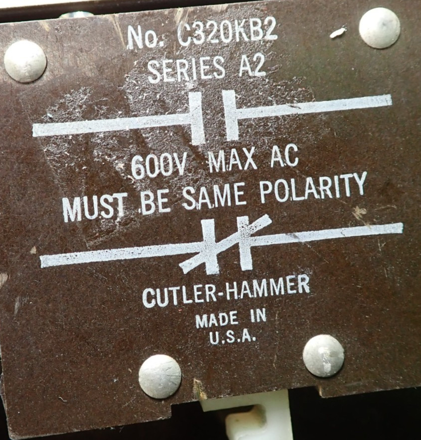 Cutler Hammer A50AG0 Size 00 Reversing Starter 3 Phase 9 Amp w/ C320KB2 S939