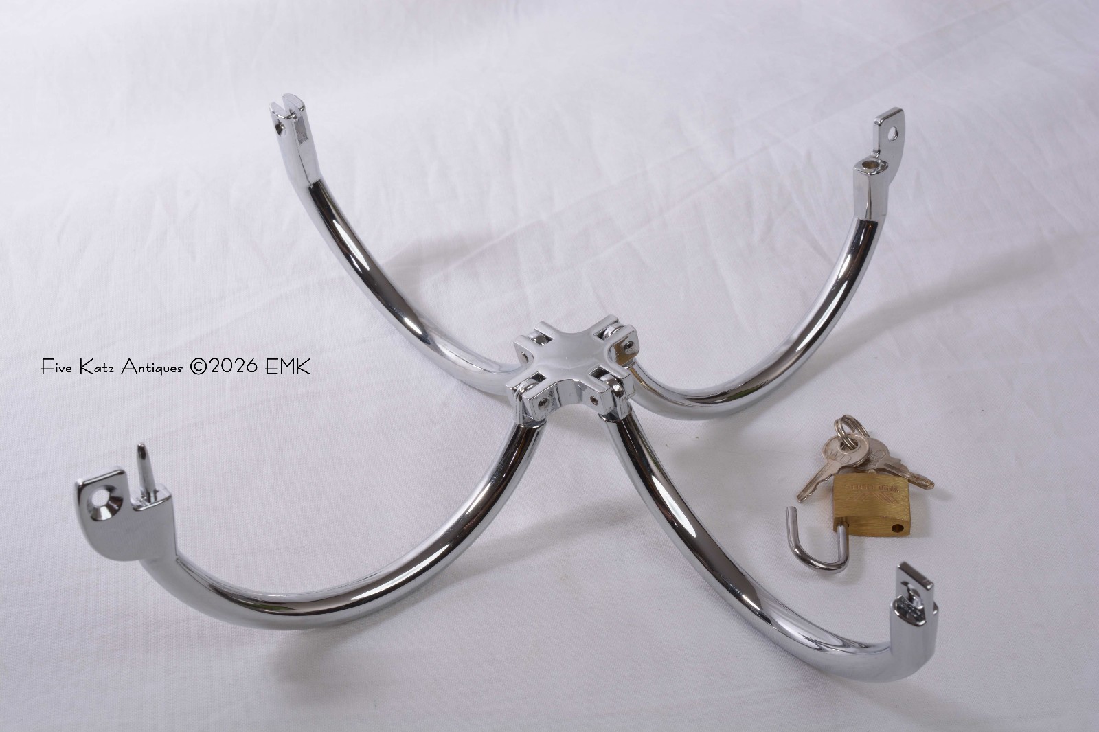 Crossed Wrist - Handcuffs/Wrist Restraints - Role Play - Bondage - New Old Stock