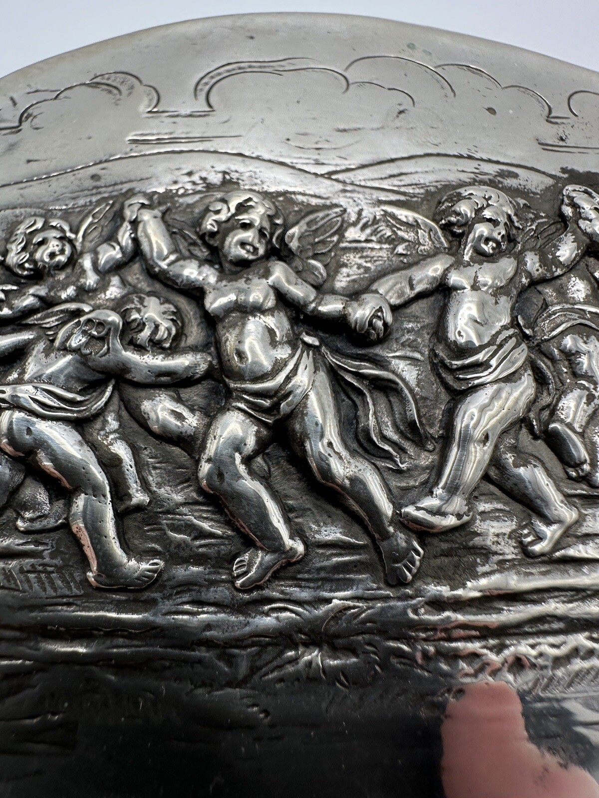 ANT 1600s Augsburg German / Hanau 800 Silver Cherub Repousse Jewelry Casket 157g