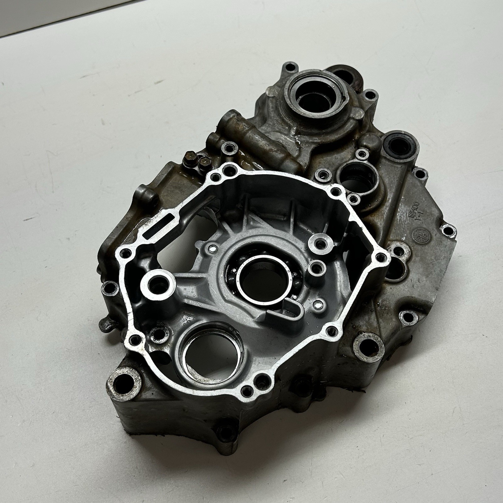 14 - 17 2015 YAMAHA YZ 250 F FX LEFT CRANK CASE BOTTOM END BLOCK OEM