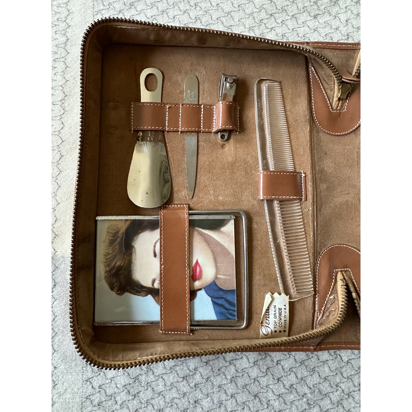 Vintage Men's Travel Grooming Kit Cowhide Leather Case Toiletry Kit USA