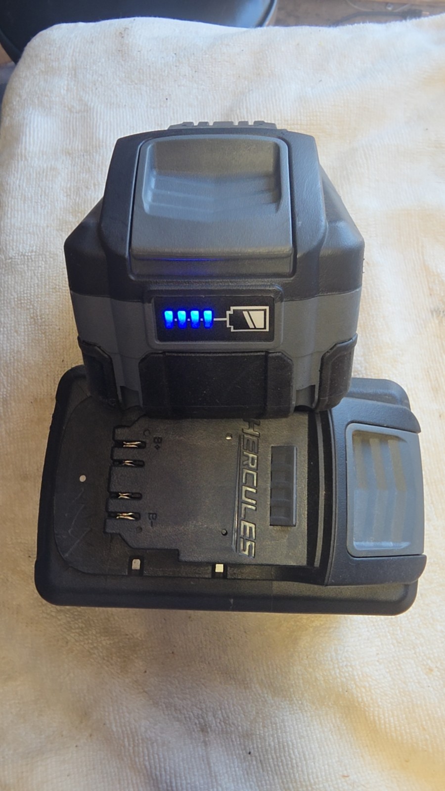 NEW - HERCULES 59245 - 20V 8.0 Ah Lithium-Ion Battery Pack (HC08)