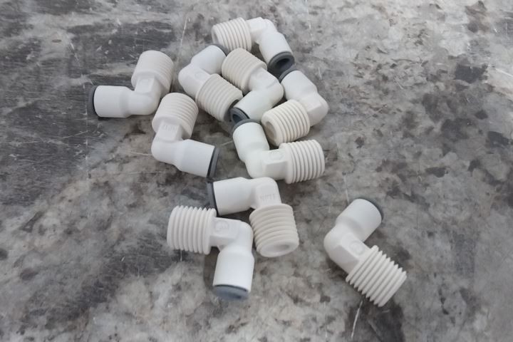 Parker 6579 56 14WP2 180 Pk 1/4 In Pipe Size White Fixed Elbow