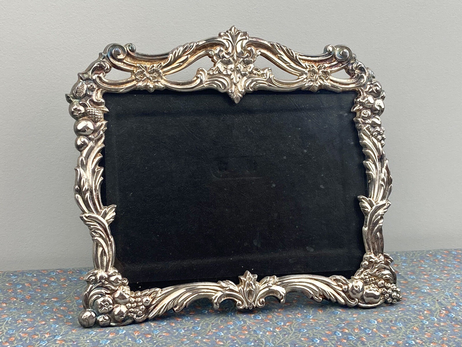 Antique Vintage Fruit Flower Art Nouveau Reed & Barton Silver Plated Photo Frame