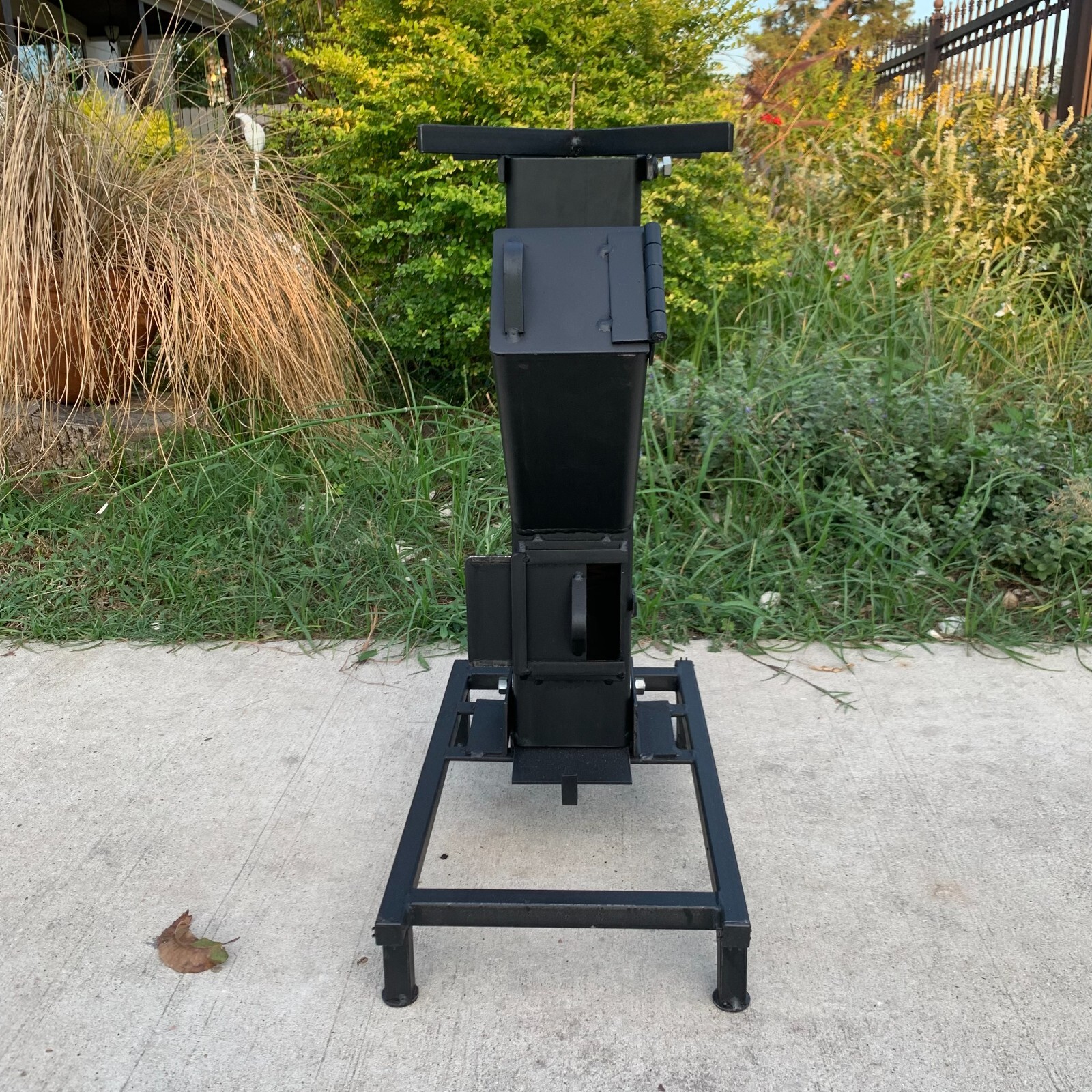 LAREDOS BLACKSMITHS PORTABLE ROCKET STOVE 2YRS WARRANTY