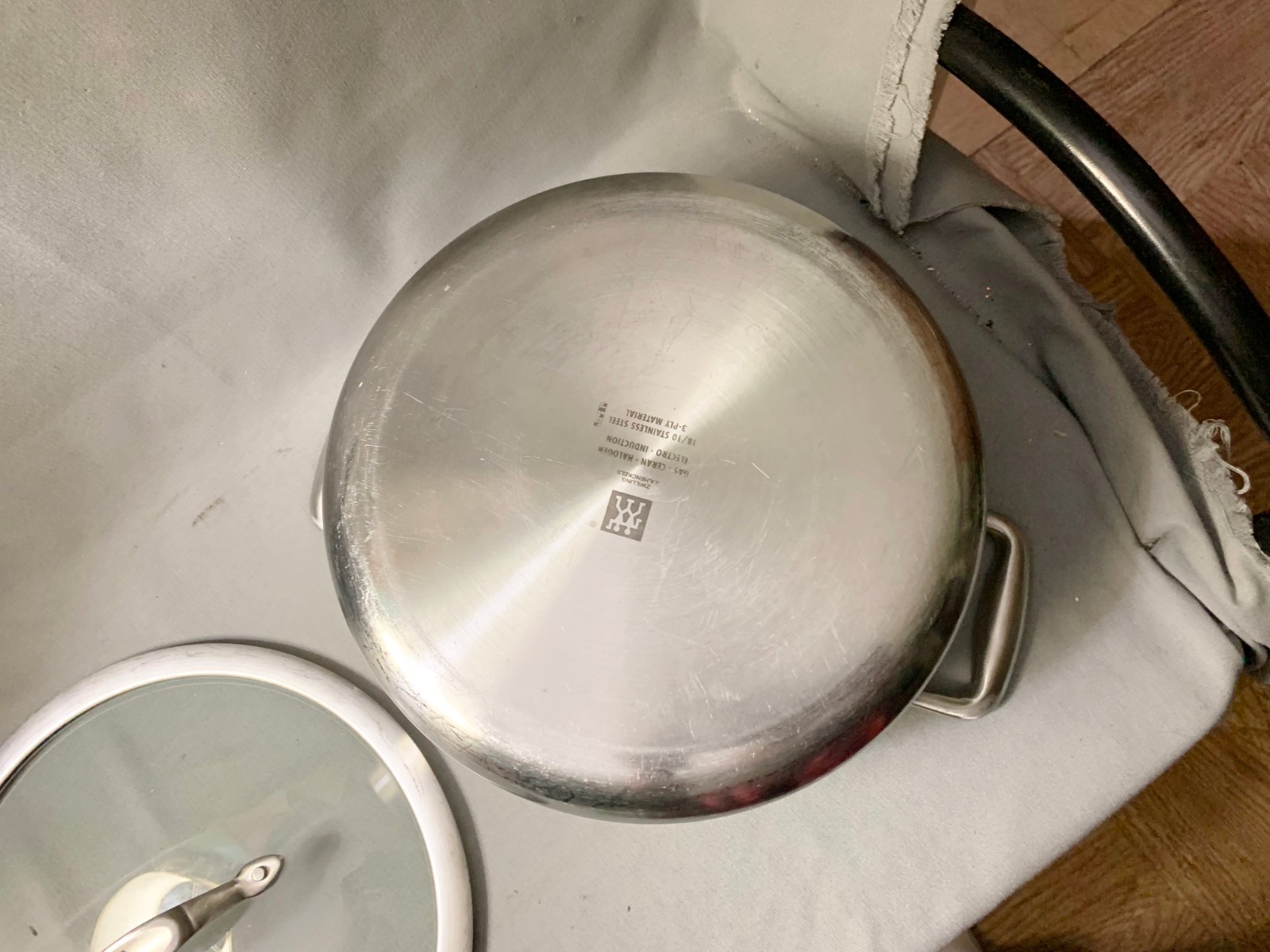 Zwilling J.A. Henckels 6 Qt. 10" 3 Ply 18/10 Stainless Steel Stock Pot Glass Lid