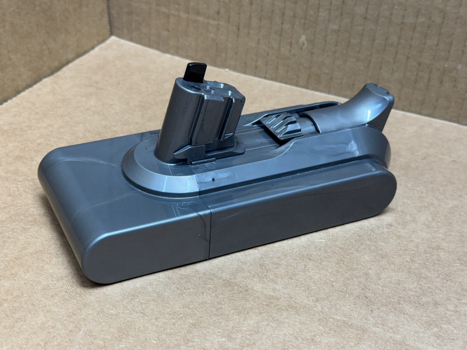 DYSON V15 OUTSIZE - SV47 / SV22 GENUINE OEM 3600mAh CLICK IN LI-ION BATTERY