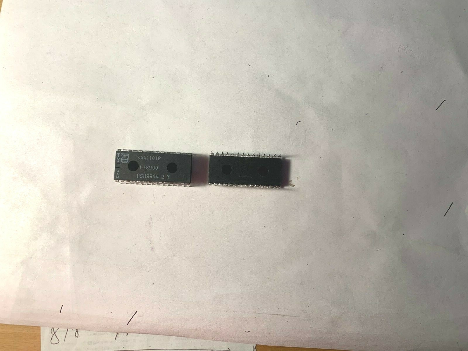 SAA1101P - Philips IC - Universal Sync Generator - PDIP28