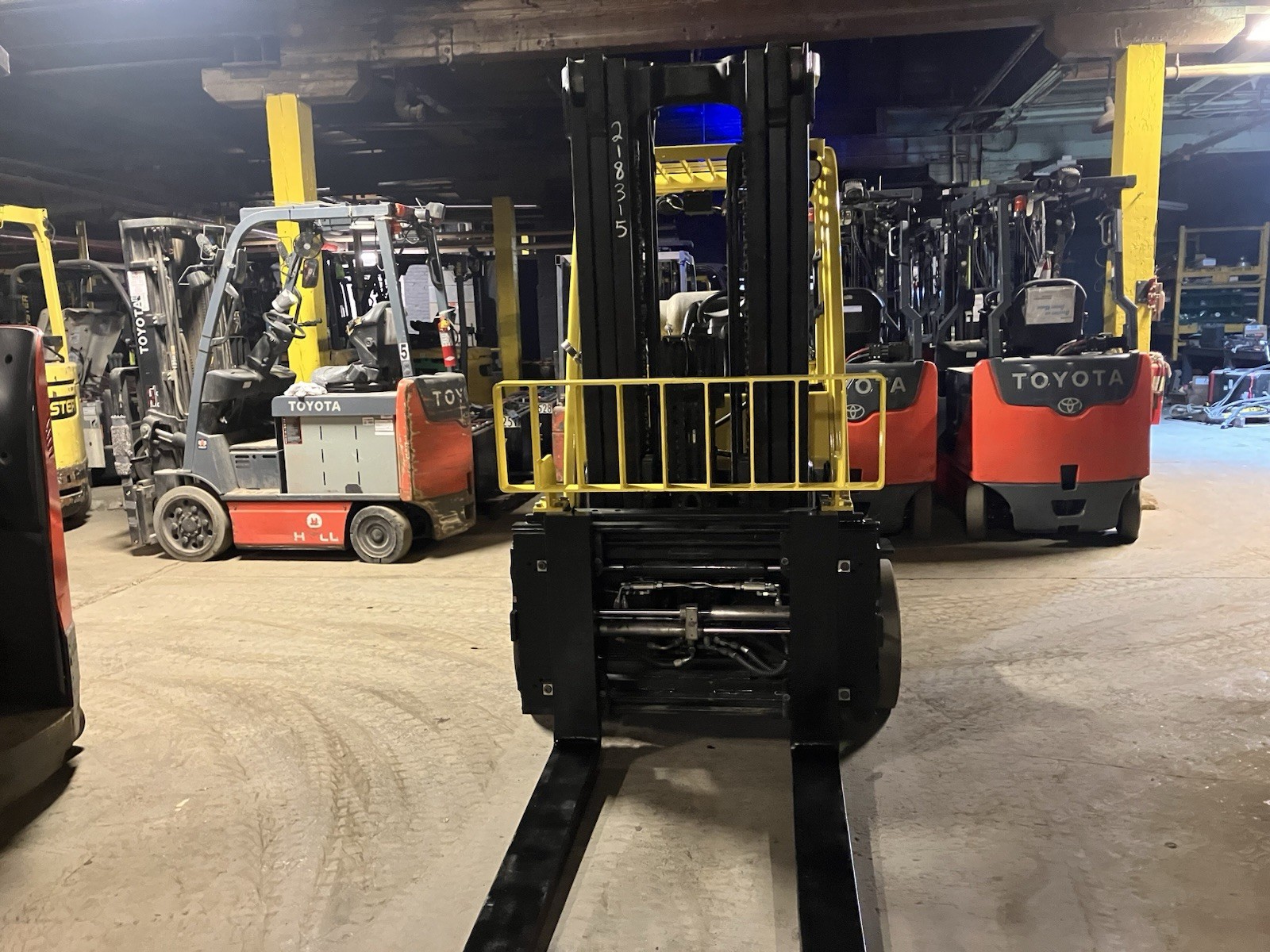 2017 Hyster 12000 LB Forklift with SS/FP and 3 Stage Mast only 6400 Hours