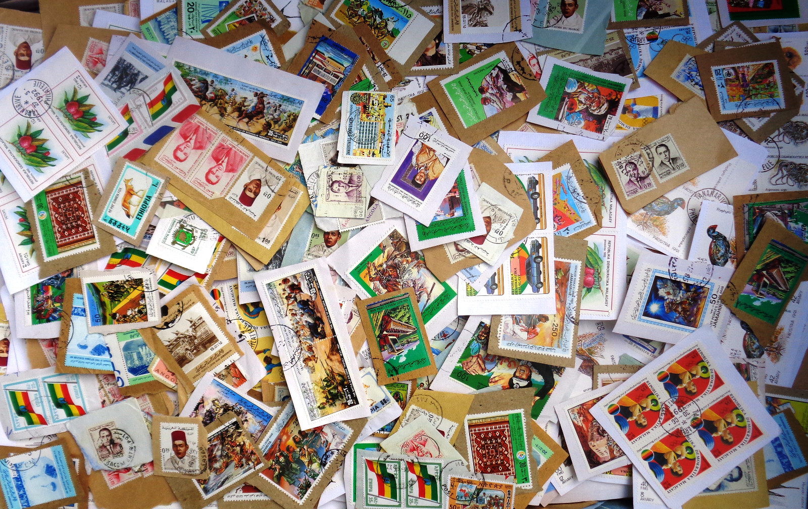 AFRICA MISSION III mostly French on paper mixture/kiloware 3 oz.(84 grams)L2