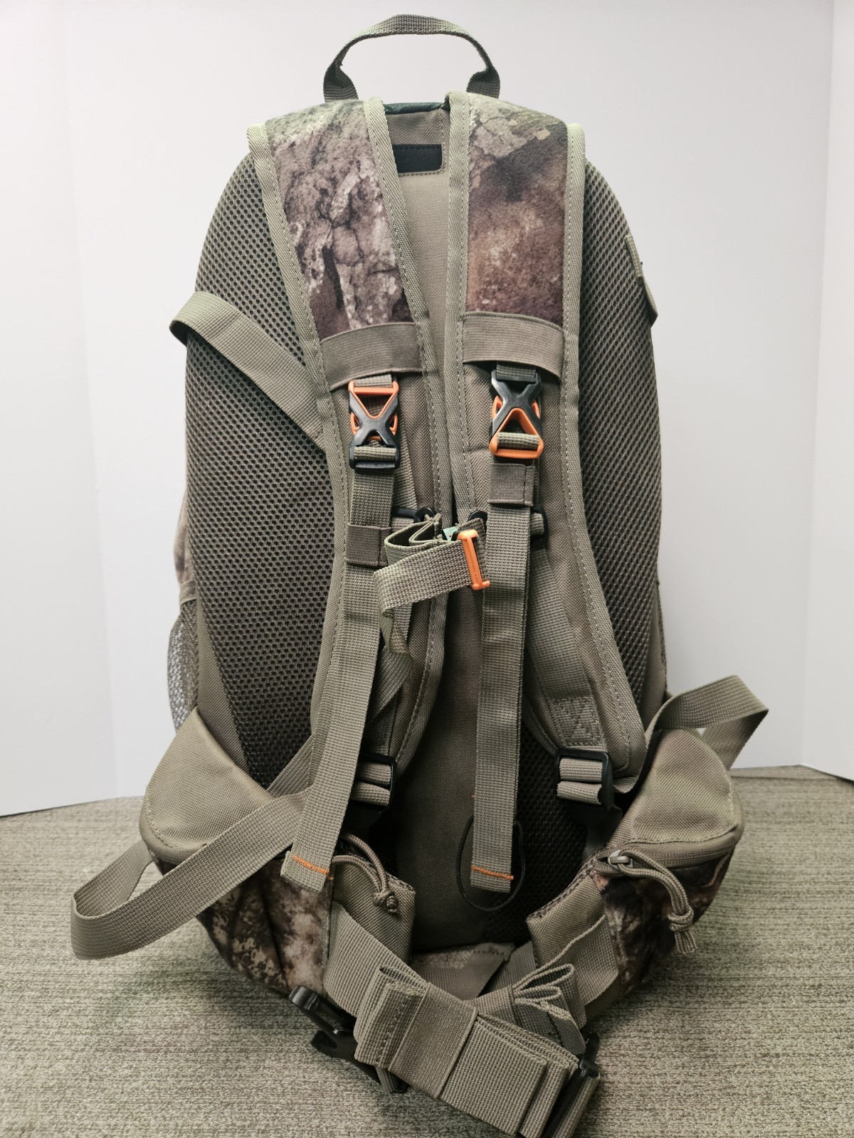 Realtree Edge "Timber Hawk" Camouflage Hunting Daypack 29.5L