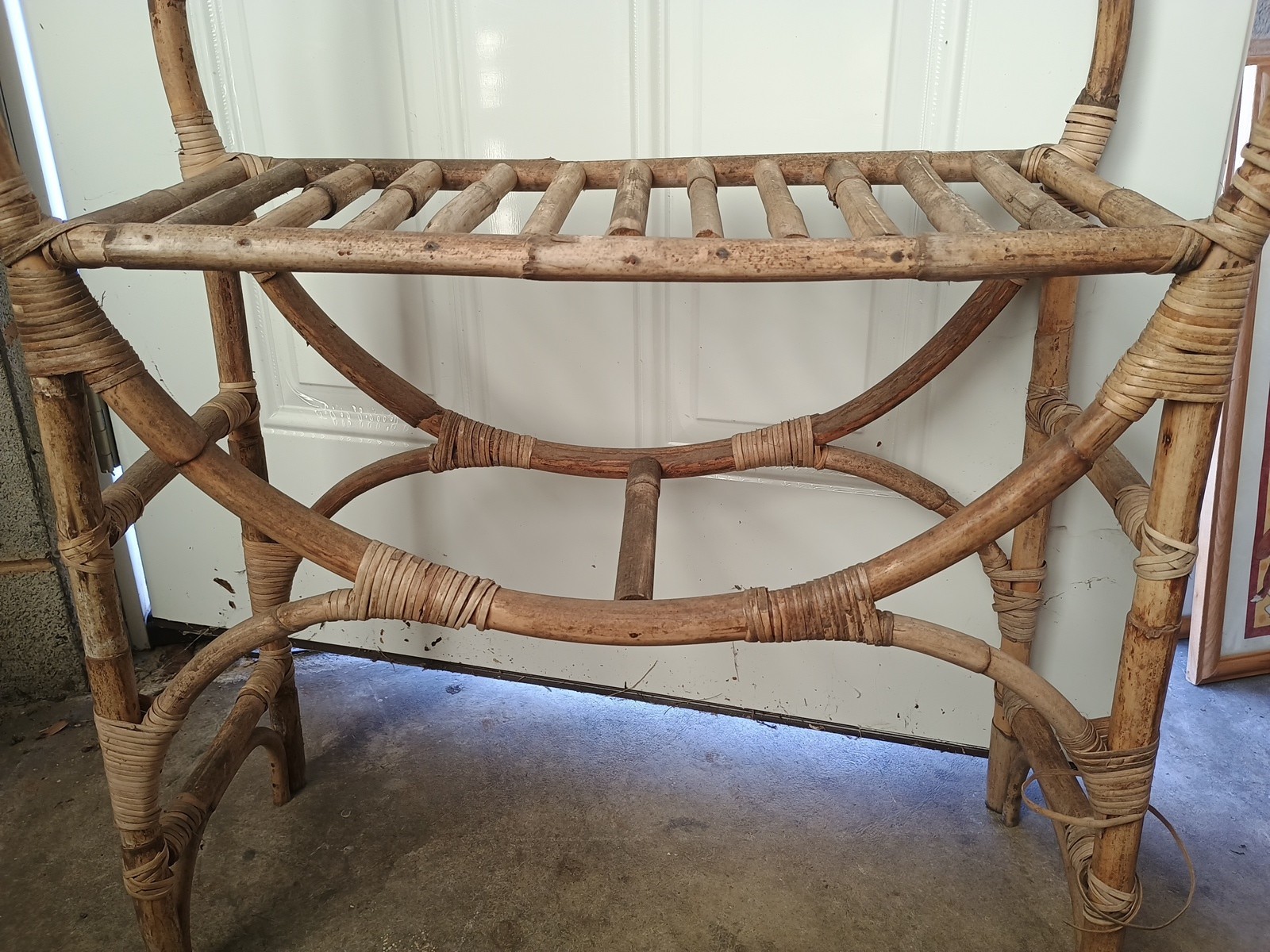 Vtg Mid Century Bamboo Shelf Unit Freestanding Circular Bookcase Etagere 35"x23"