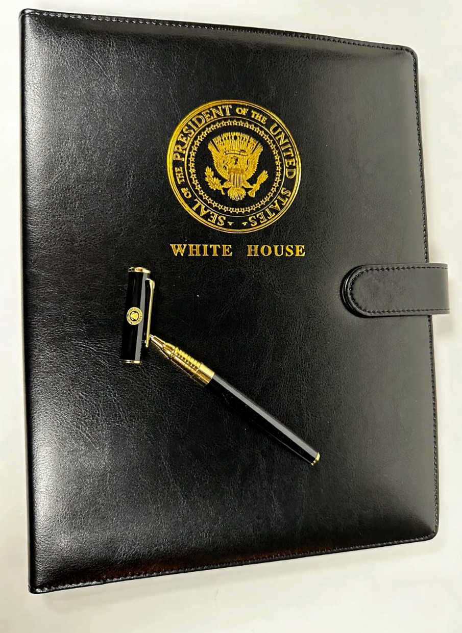 Presidential White House VVIP Portfolio  & Presidential Pen Set