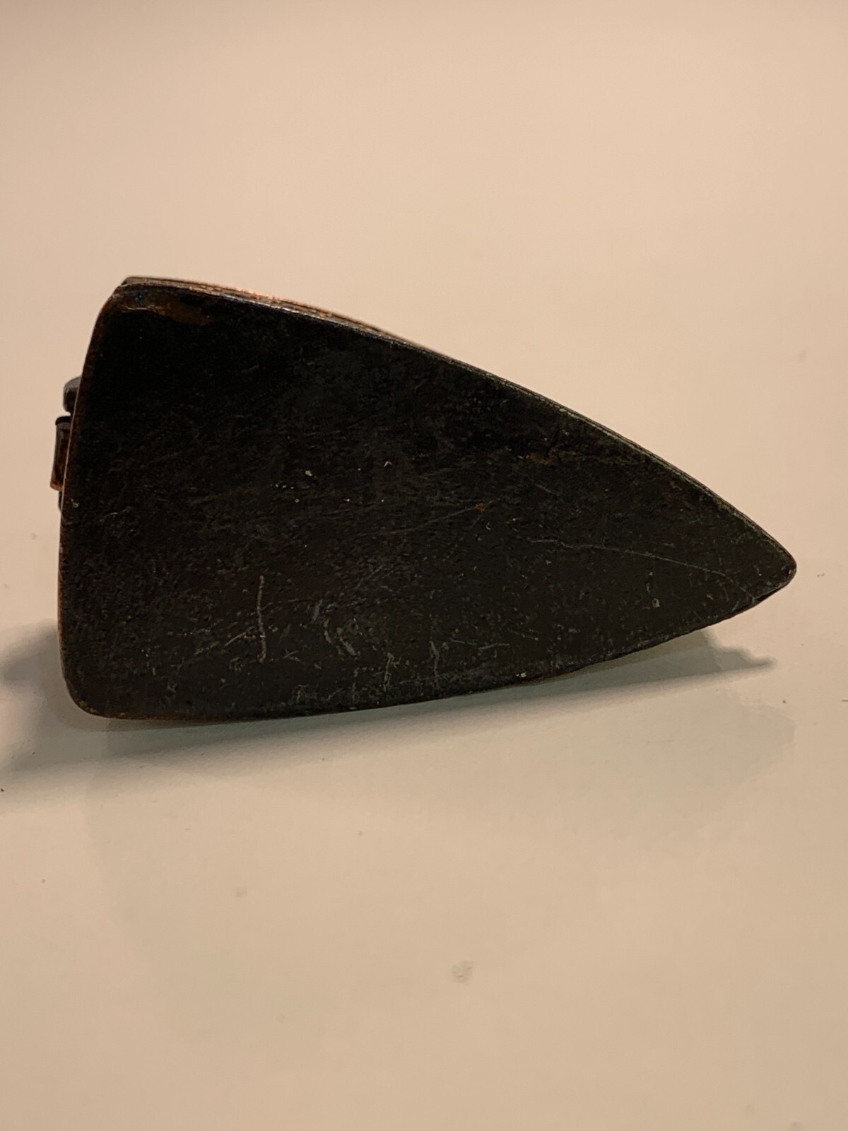 Vintage Die-Cast Pencil Sharpener Antique Style Clothes Iron PSD1