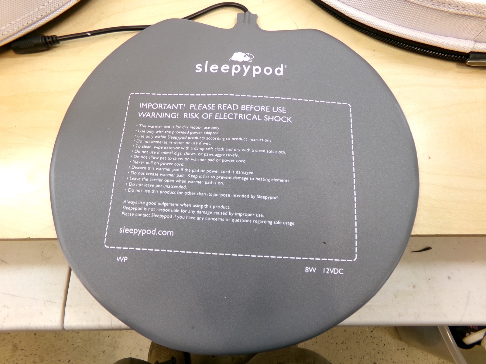 Sleepy Pod Mobile Pet Carrier Bed White Shoulder Strap Pets Up to 15 lb READ