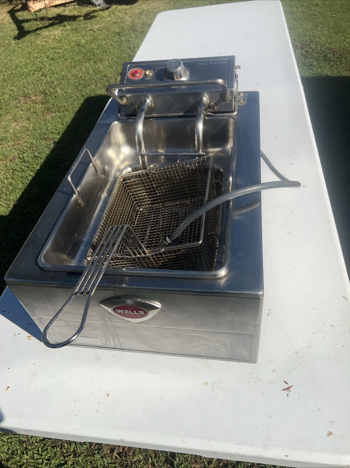 Wells F-49 Countertop 15lb Low Wattage Single Basket Electric Fryer #03