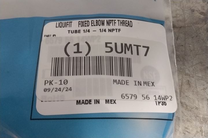 Parker 6579 56 14WP2 180 Pk 1/4 In Pipe Size White Fixed Elbow