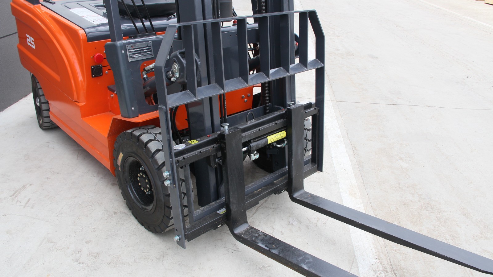 2.5Ton 5500lbs Electric Forklift W/60V 70Ah Charger Lead-acid battery Solid Tire