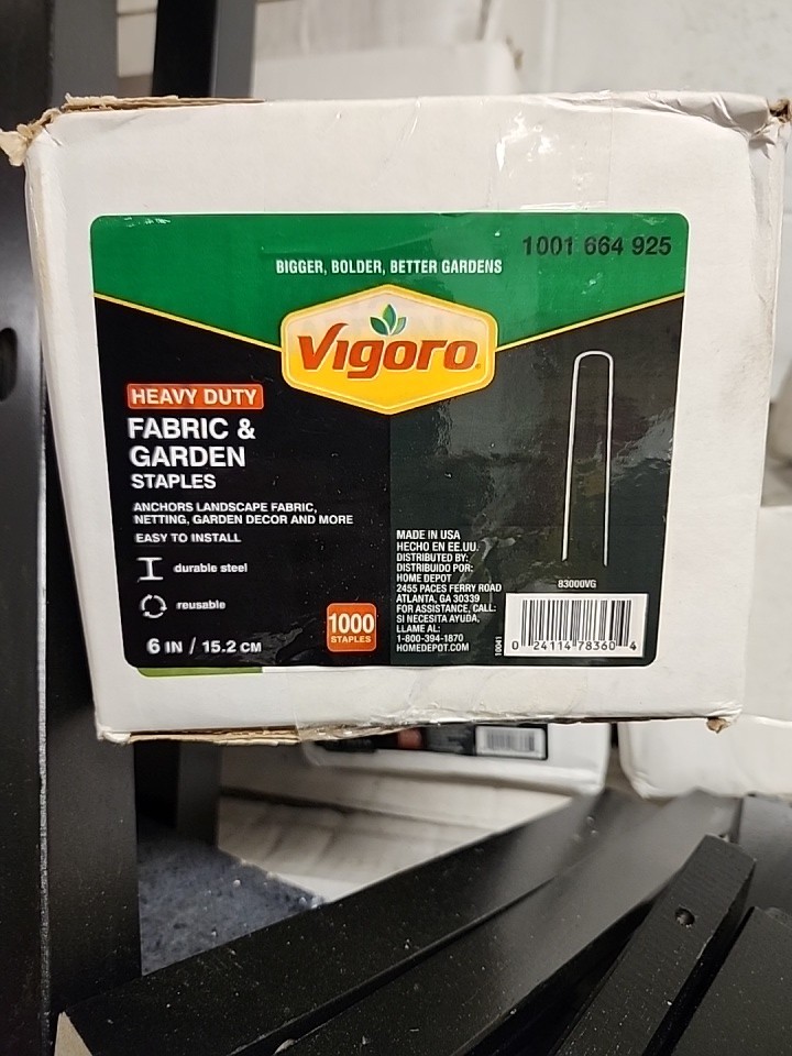 (1000-Pack) Vigoro Wire 6 in. Square Landscape Staple Fabric And Garden
