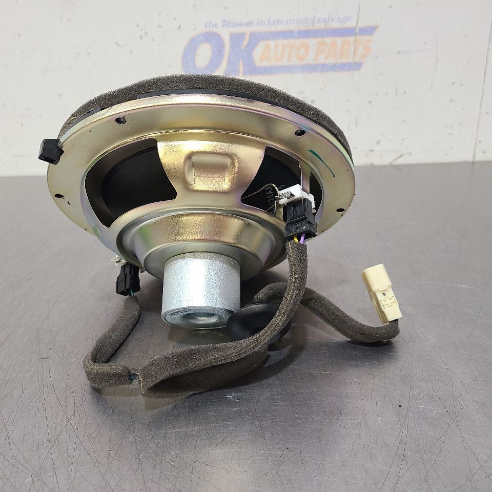 20 2020 TOYOTA 4 RUNNER JBL SUB 46008904A