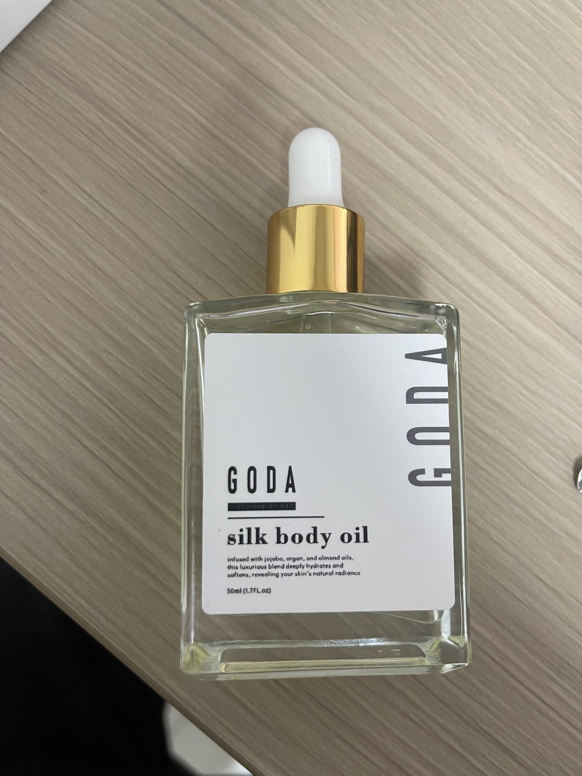 GODA Silk Body Oil,Silk Body Oil,Goda Perfume Oil,Bath & Shower Oil Smooth 50ml