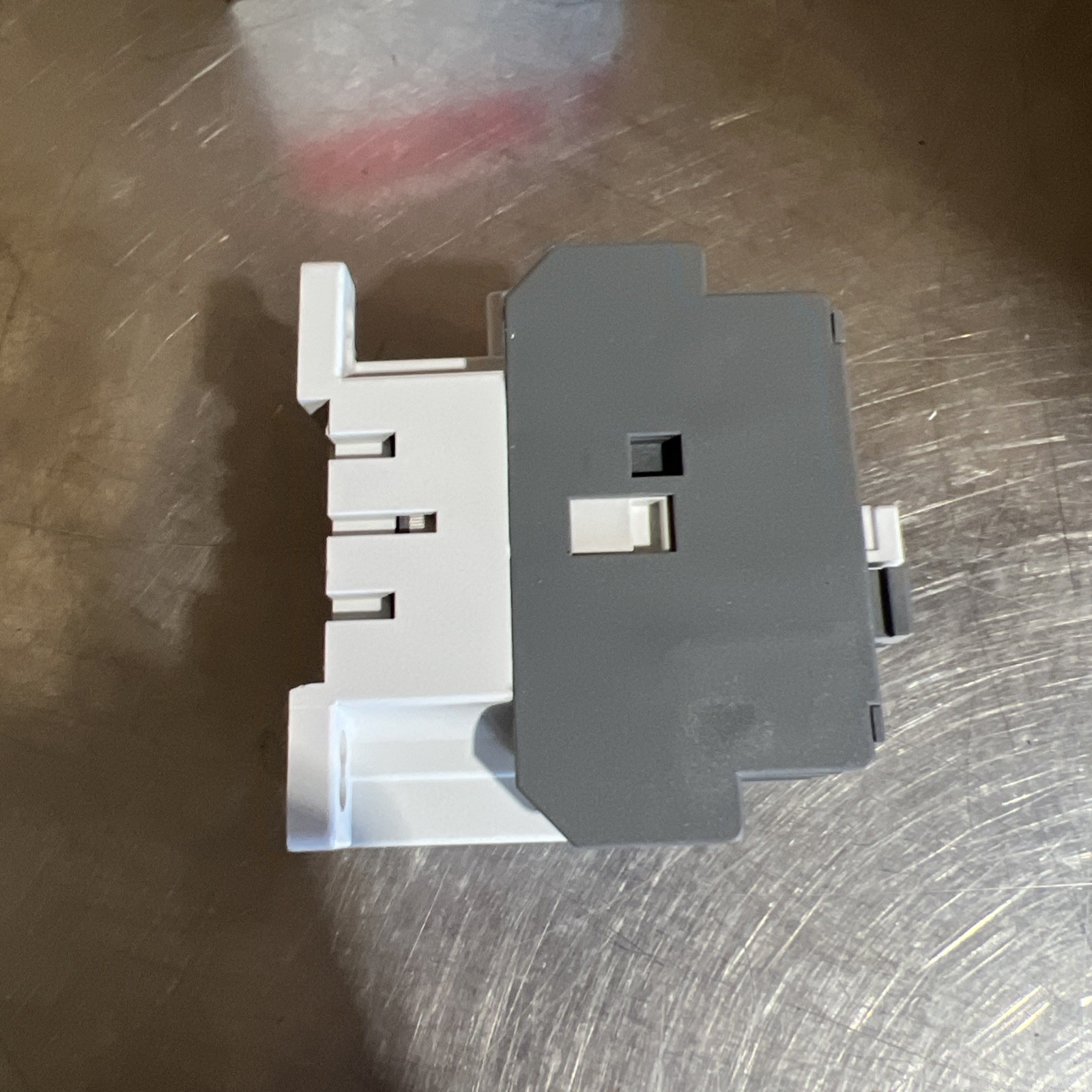 ABB 1SBH141001R8422 (N22E-84) Relay Contactor Nos Surplus