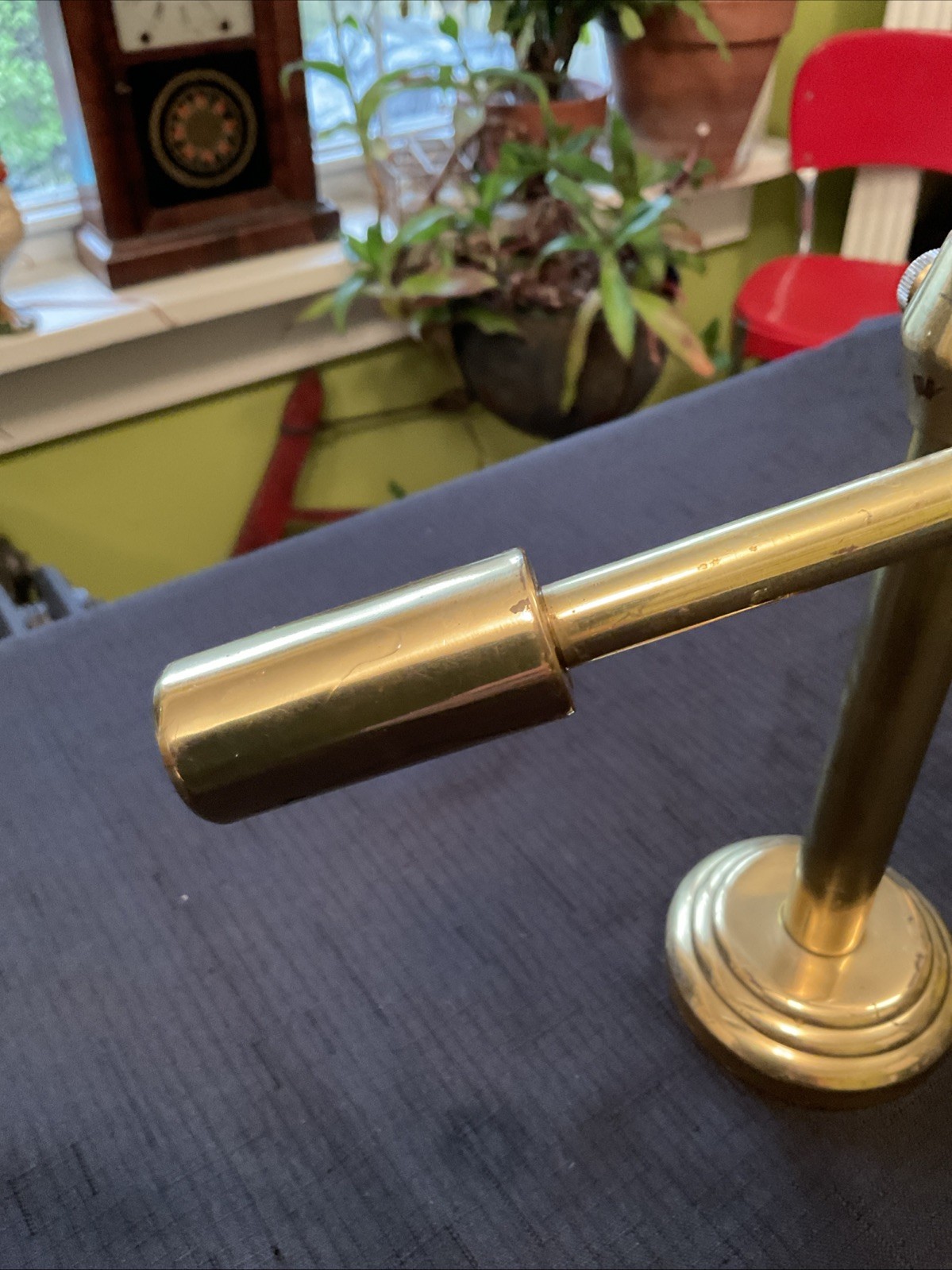 Vintage Desk Top Adjustable Brass And Glass Magnifying Glass On Stand