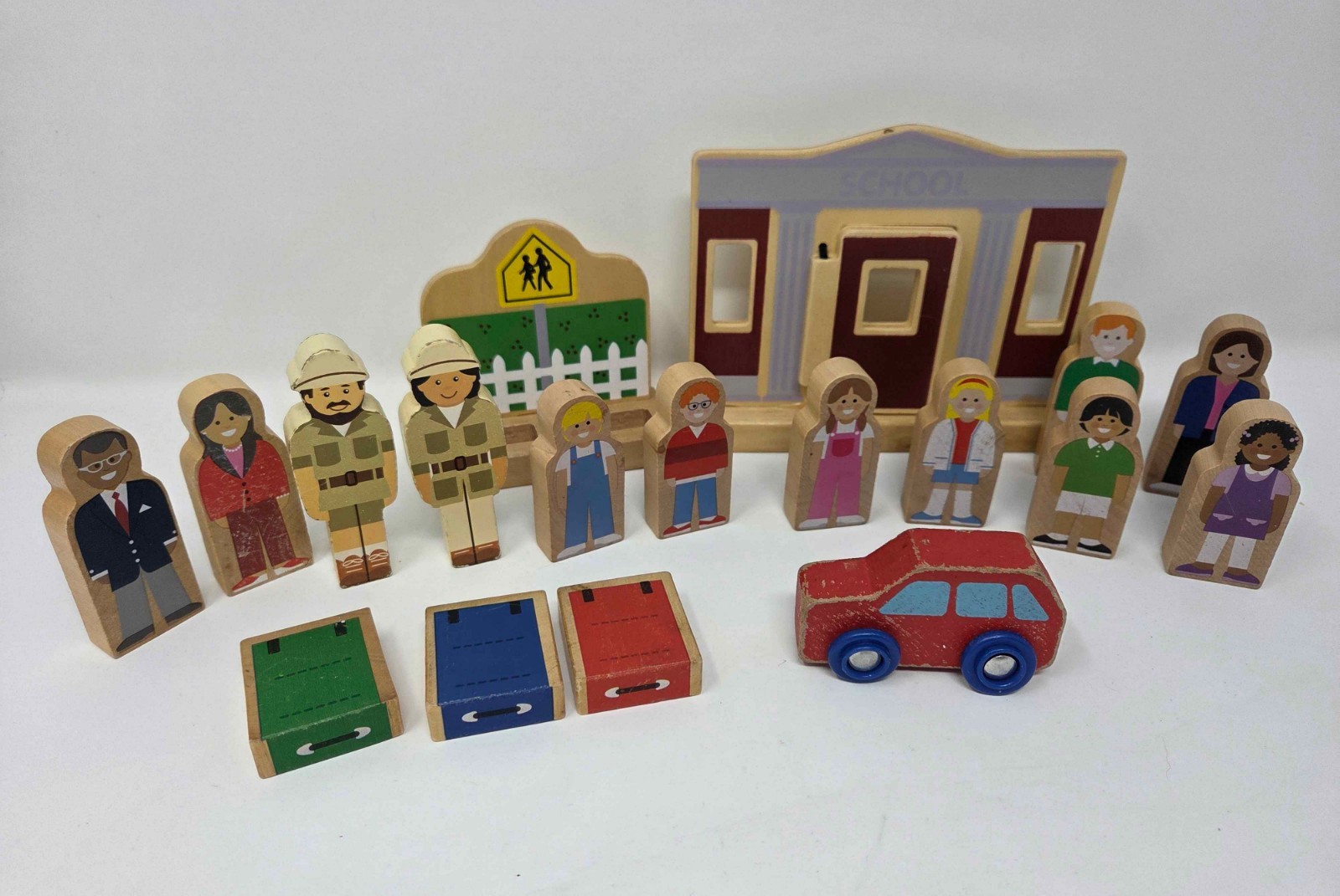 Melissa and Doug Wooden Figures w/ scenery accessories FREE SHIPPING!